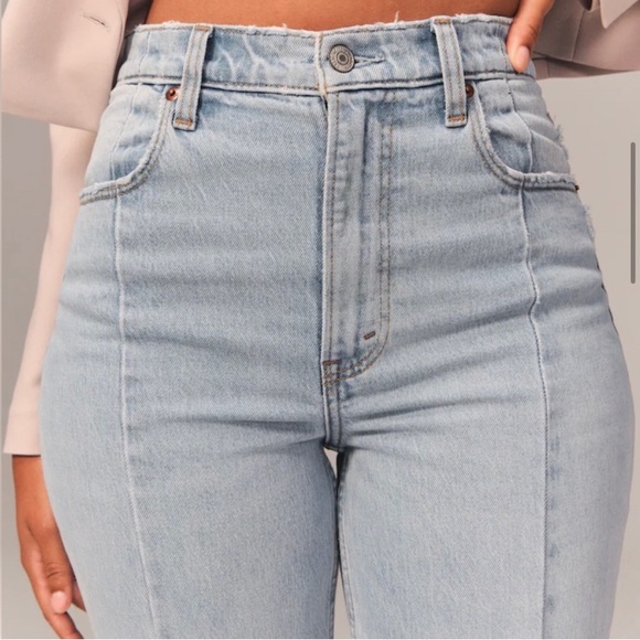 Abercrombie Ultra High Rise 90s Straight Jean - Picture 5 of 6